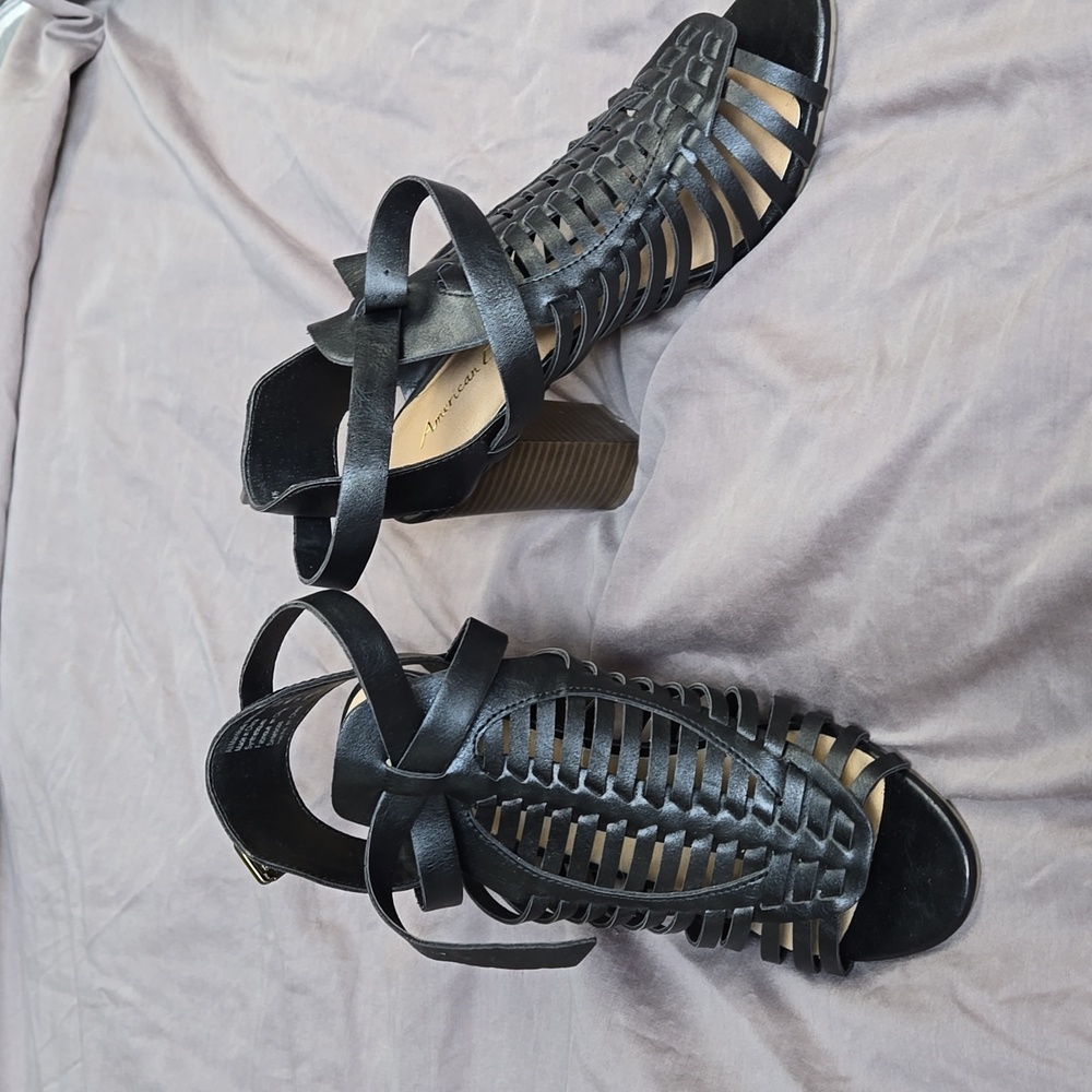 Like New American Eagle High Heels Shoes 6.5 Black Strappy 3.5" Block Heel